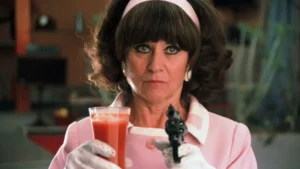 Los cócteles más famosos del cine: Bloody Mary en Mujeres al borde de un ataque de nervios​