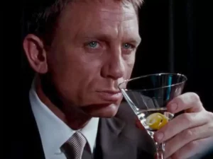 Los cocteles más famosos del cine: Verper Martini